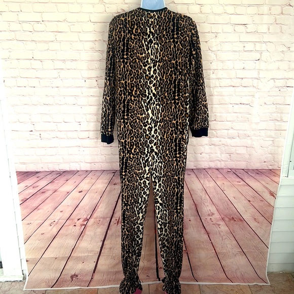 Nick & Nora Leopard print pajama suit size small - Picture 8 of 12